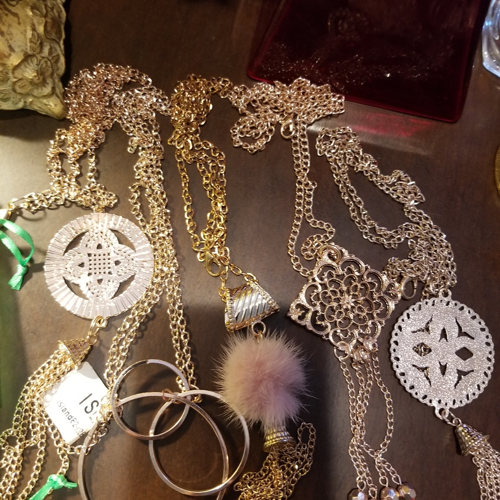 Women's Necklaces